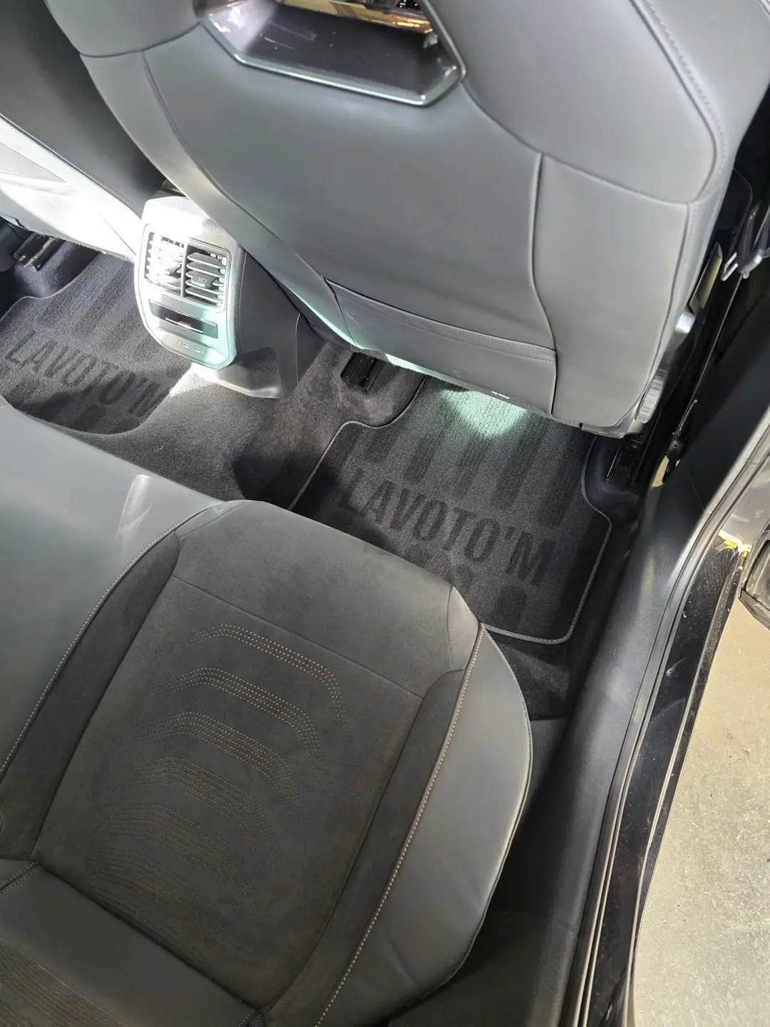 Habitacle arrière de la Cupra Ateca VZ à Manosque