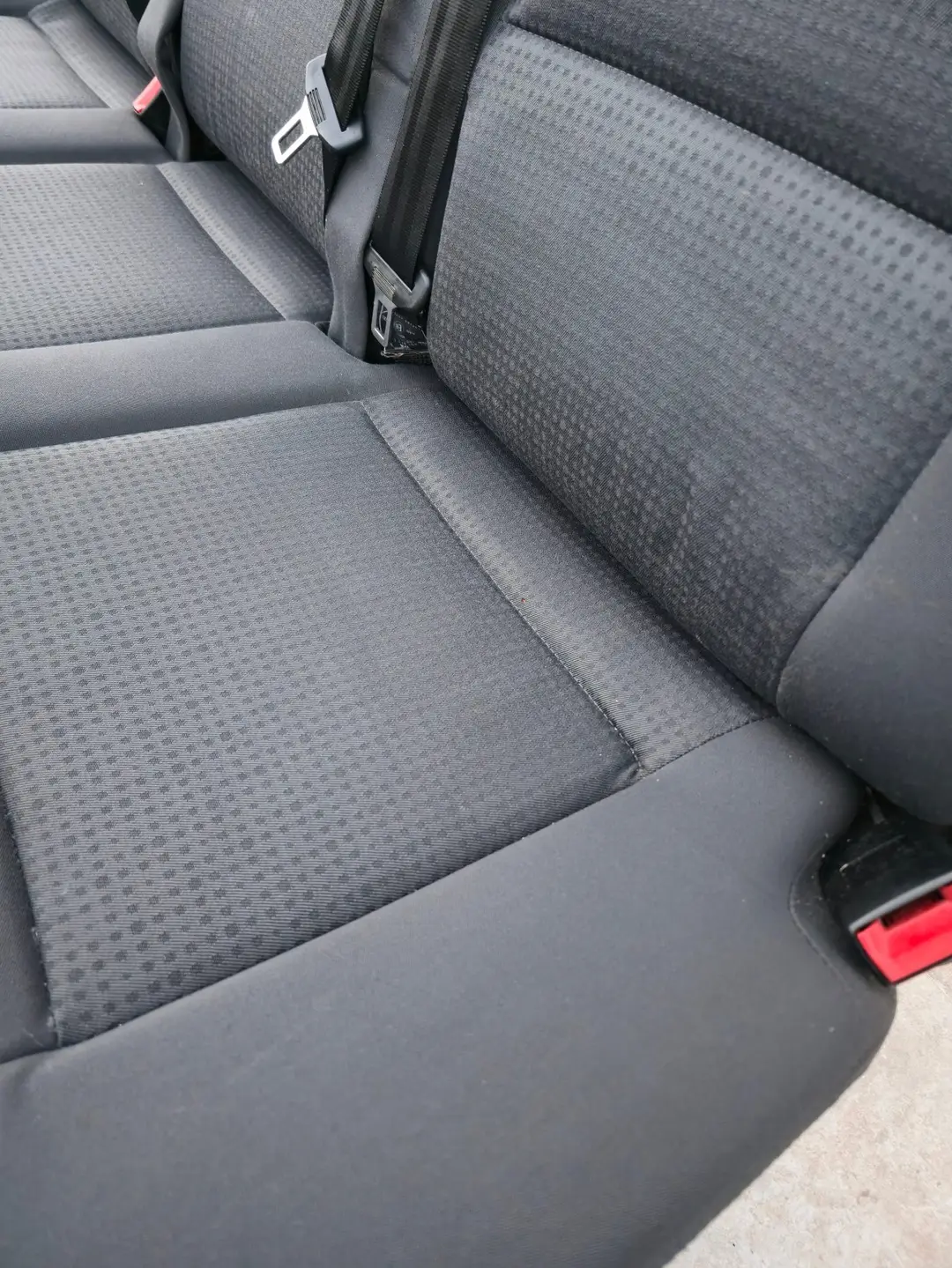 Banquette arrière du Volkswagen T5 Multivan après shampooinage à Manosque